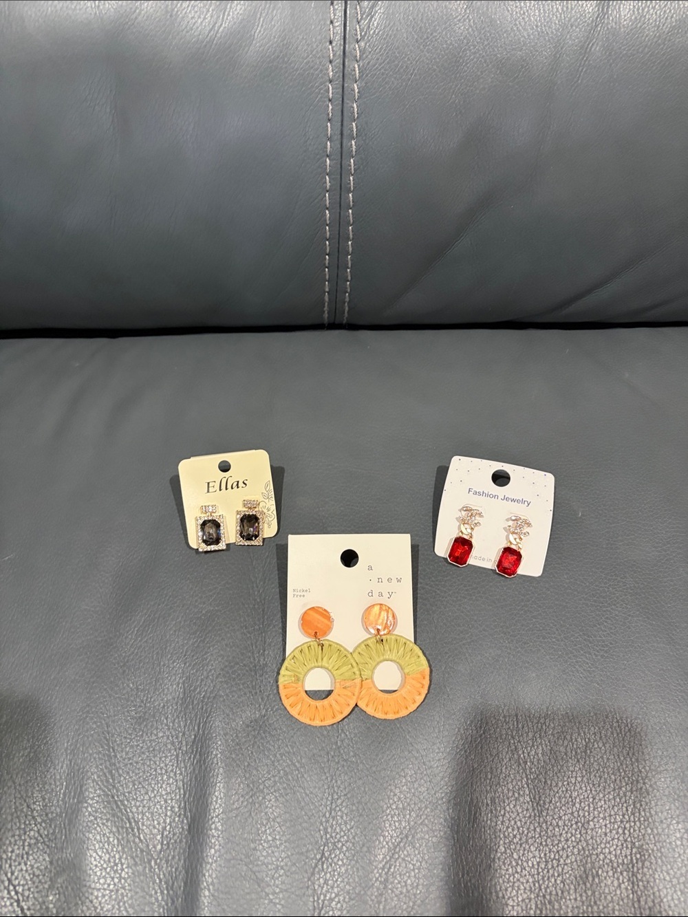 Bundle NWT Post Earrings - Picture 1 of 1